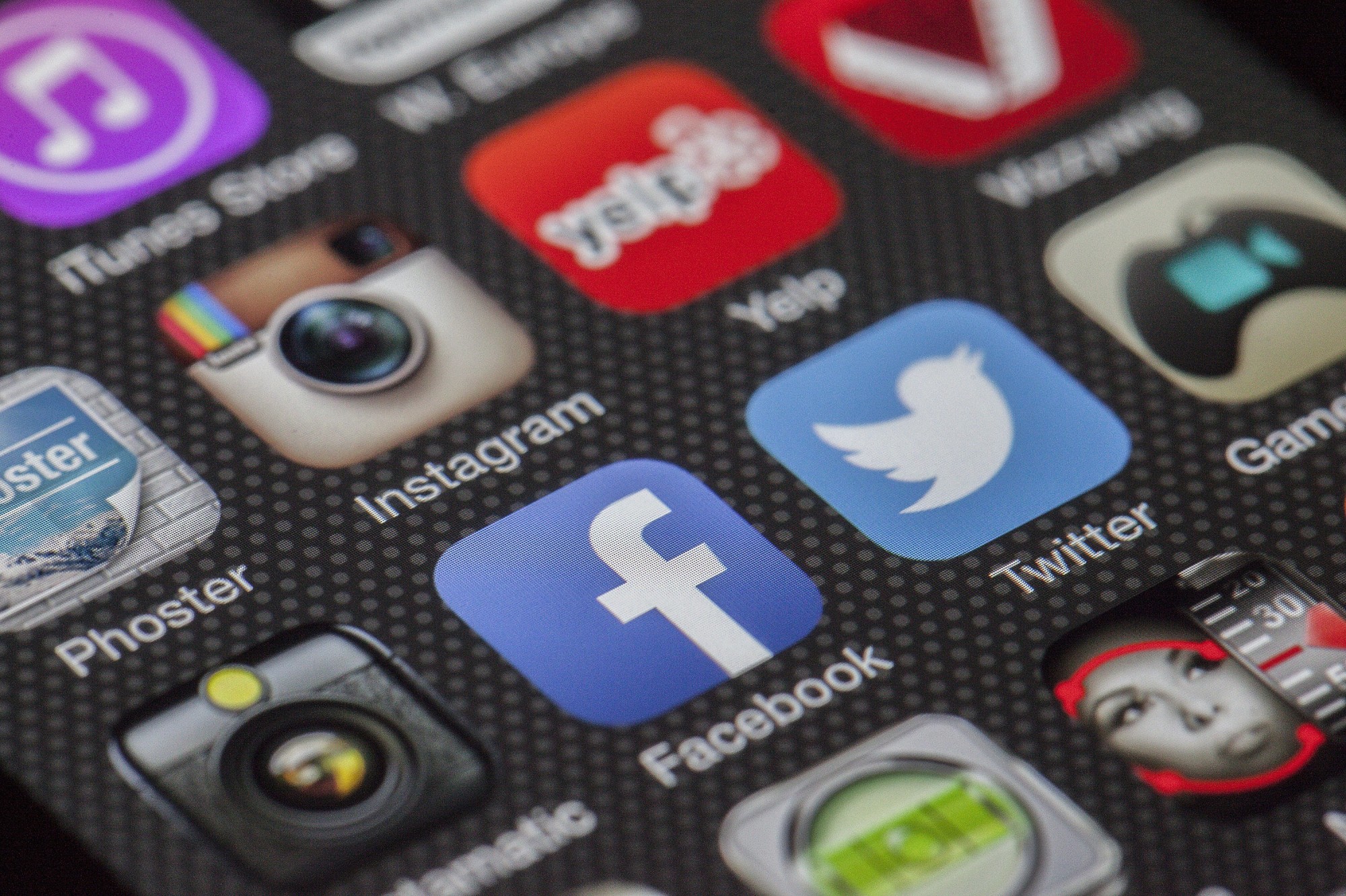 9 Tips On How to Market Yourself on Social Media