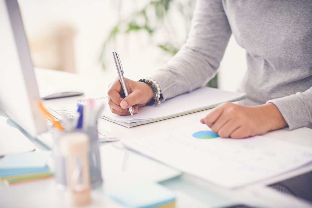 write 500x5 a professional SEO article writing and bl...