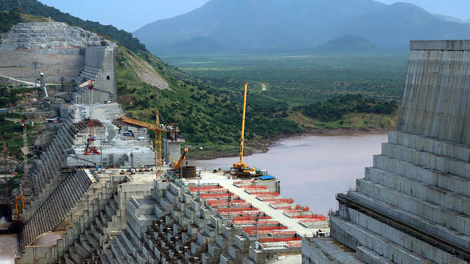 Great article about Al Nahda dam 500 words