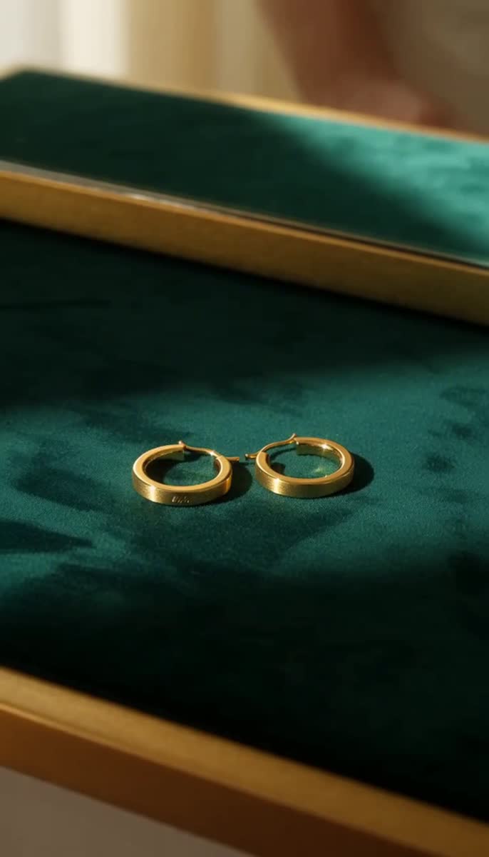 I Will Produce Luxury UGC Video Ads For Jewellery, Watches & Premium Accessories