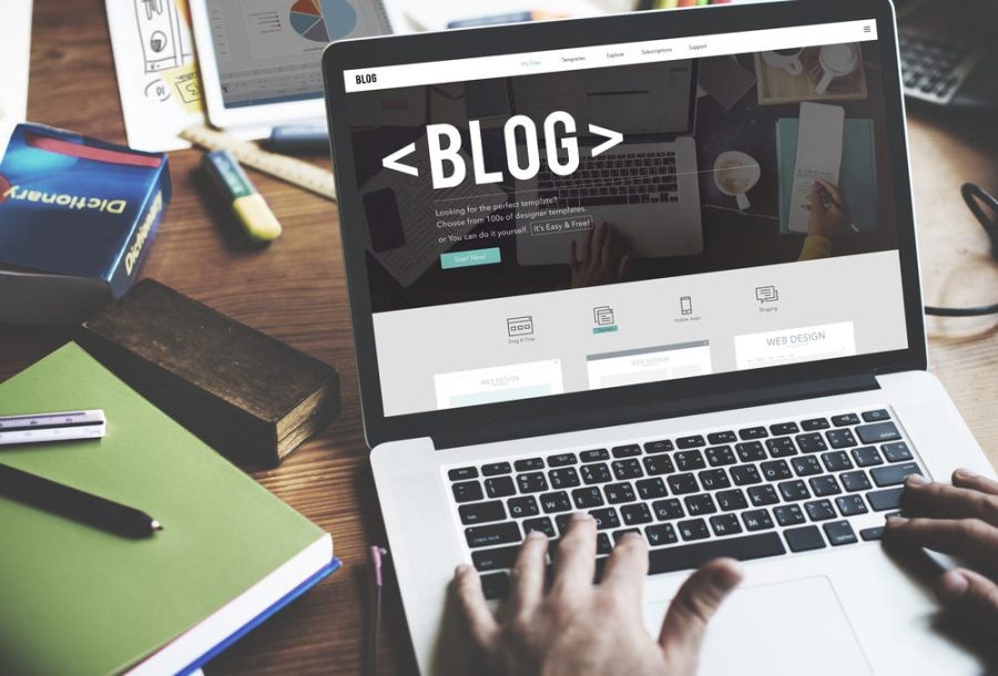 Make I will create a blog that automatically updates every day. The blog will also have its articles