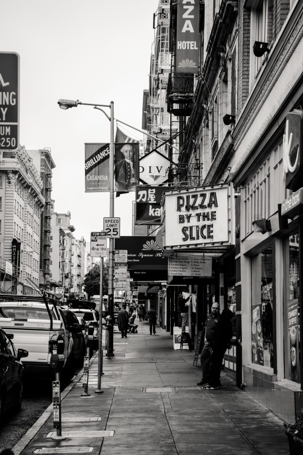 Modernise your old black and white pictures by colourising them