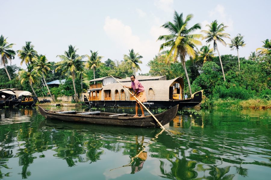 I will write 2000 words travel blog with high quality hd pictures 