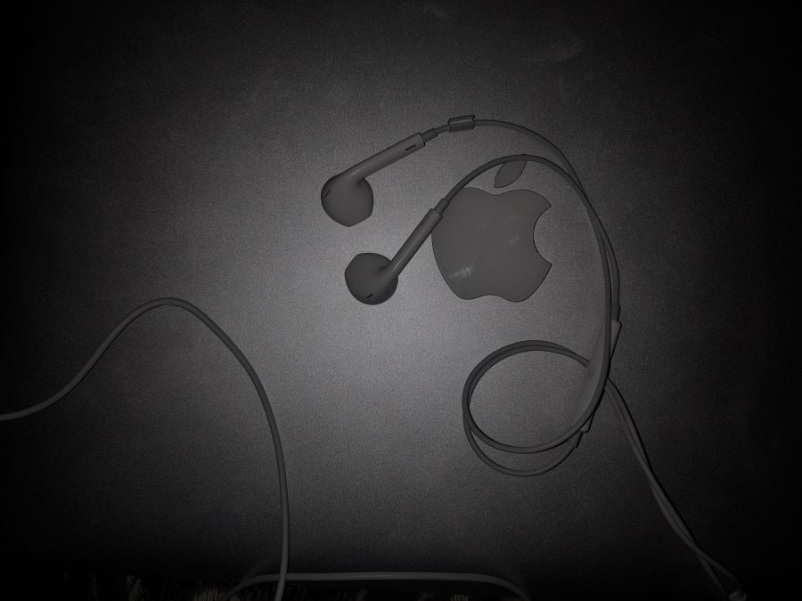 ShotOniPhone in The Dark it's an original picture without editing and it's a lucky shot 