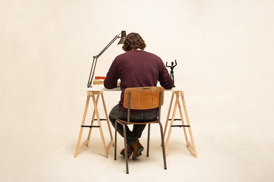 I will write a captivating and catchy content of 500words for your website. 